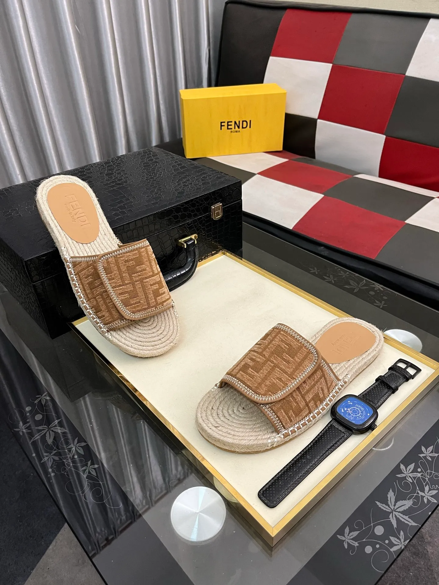 Men's shoes💰320⌚️⌚️[FENDI~Fendi slippers] High-end men's shoes brand official website 1:1 latest masterpiece: original mold customization, fabrics made of imported original materials, upgraded outsole, lighter, top quality in the market, simple and tasteful, a must-have for fashionistas, fashion is at your feet, full of confidence, the same style at the counter👍The season of summer slippers is here. Yardage: 38-44. Can be customized45.46.47